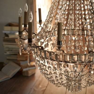 SS01759_0328_Chandelier