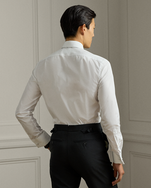 Meticulously crafted in Italy, this refined shirt showcases 120s-quality, two-ply cotton poplin. True to Purple Label's standards of sartorial excellence, it is elegantly finished with genuine mother-of-pearl buttons.