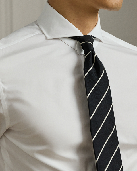 Meticulously crafted in Italy, this refined shirt showcases 120s-quality, two-ply cotton poplin. True to Purple Label's standards of sartorial excellence, it is elegantly finished with genuine mother-of-pearl buttons.