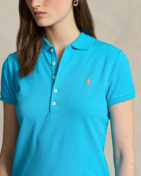 From its meticulous construction – our signature embroidered Pony requires a total of 982 individual stitches to produce – to its breathable cotton mesh fabric, Ralph Lauren Lauren's Polo shirt has been an icon of American style since 1972. This version is made with a hint of stretch for comfort.