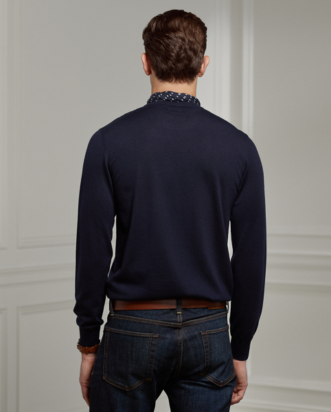 To craft this jumper, cashmere is meticulously combed from goats raised in the mountains of Mongolia, where the high altitude and cold climate result in a fine, soft underfleece. Only the best fibres are used, ensuring perfectly even colouration when dyed as well as exceptional warmth and incredible softness. After this meticulous sourcing process, the yarn is spun by artisans in a century-old Italian mill and washed using pure water from the Swiss Alps.