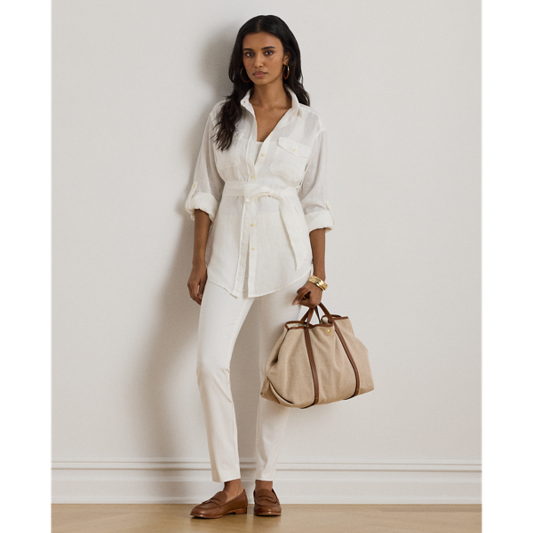 In polished twill with two-way stretch, these skinny trousers are cut for a sleek yet comfortable silhouette.