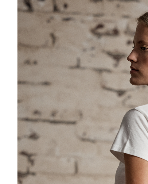 Made from combed cotton jersey. Body is knit as a continuous, seamless tube for an authentic vintage fit. Fabric and finished garment are washed to achieve a soft, worn-in feel.