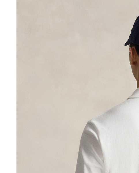 An American style standard since 1972, the Polo shirt has been imitated but never matched. Over the decades,  Ralph Lauren Lauren has re-imagined his signature style in a wide array of colours and fits, yet all retain the quality and attention to detail of the iconic original. This relaxed version is made from our highly breathable cotton mesh, which offers a textured look and a soft feel.