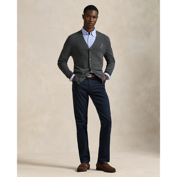 The Varick features a regular rise and a straight-leg silhouette, which is fitted through the thigh and relaxed from the knee down. This version is made with soft stretch cotton sateen and finished with American metal rivets and a classic leather logo patch on the back waist.