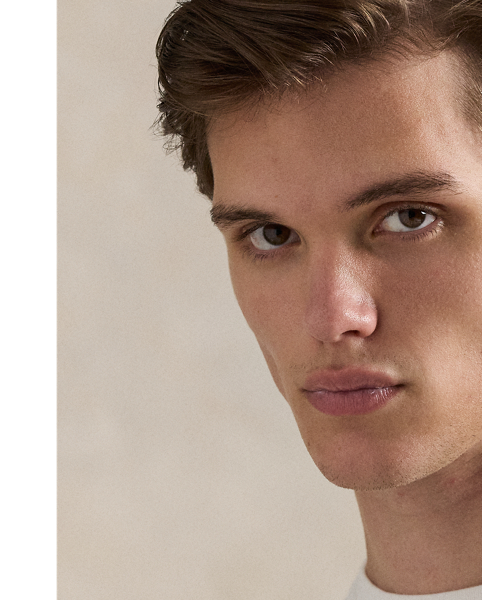 Washed for a perfectly broken-in look and feel, this cotton T-shirt is a Polo essential you'll reach for again and again.