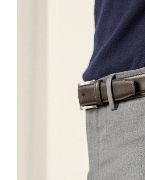 Meticulously tailored by hand in Italy, these trousers showcase Purple Label’s unparalleled crafting with their refined straight-leg silhouette and bespoke wool serge cloth. Their distinguished drape and timeless appeal create an enduring expression of sartorial excellence.