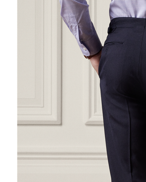 Made in Italy, these trousers showcase the perfect balance of form and function through their lightweight, crease-resistant twill. The timeless straight-leg silhouette exemplifies Purple Label's commitment to enduring elegance and superior crafting.