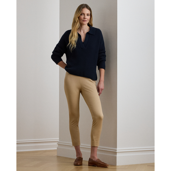In polished twill with two-way stretch, these skinny trousers are cut for a sleek yet comfortable silhouette.