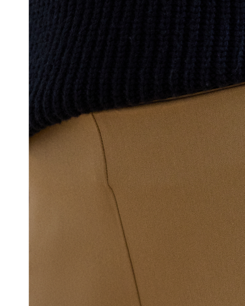 In polished twill with two-way stretch, these skinny trousers are cut for a sleek yet comfortable silhouette.