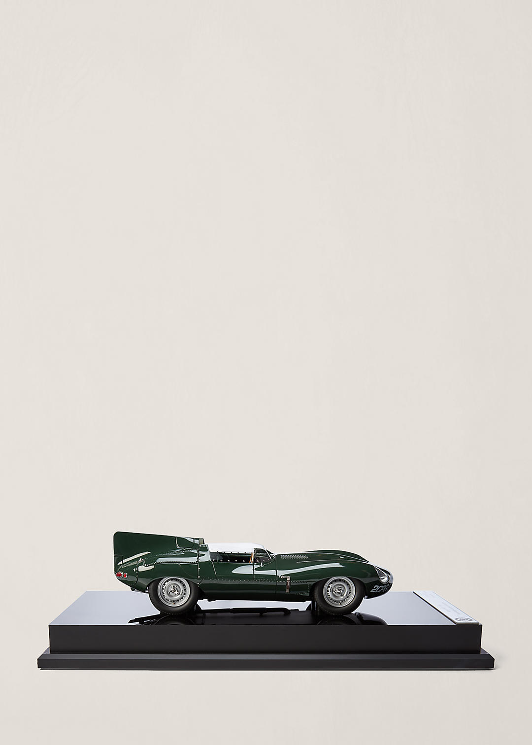 Ralph Lauren Home Jaguar XKD 1955 2