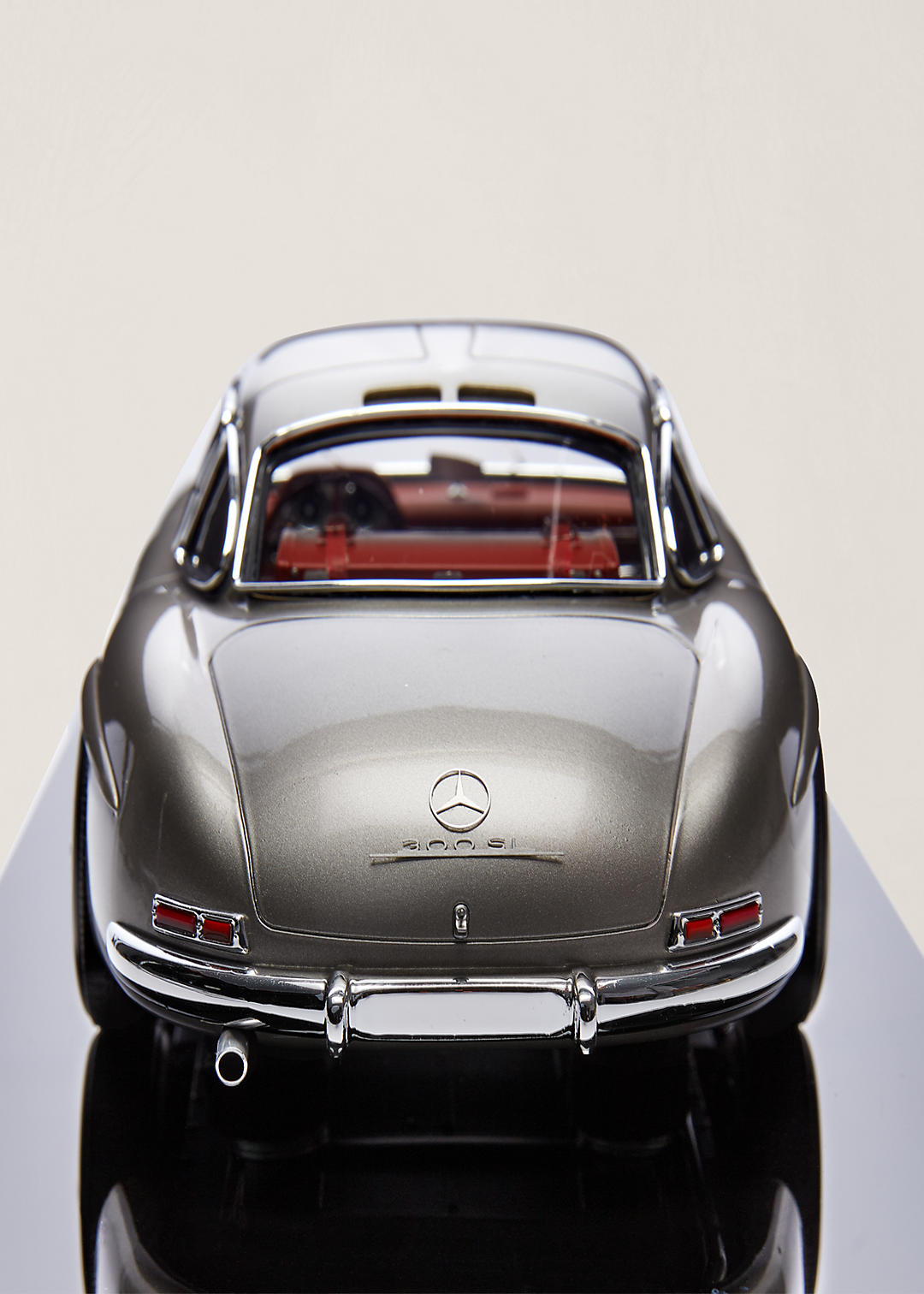 Ralph Lauren Home Mercedes-Benz Gullwing Coup&#233; 4