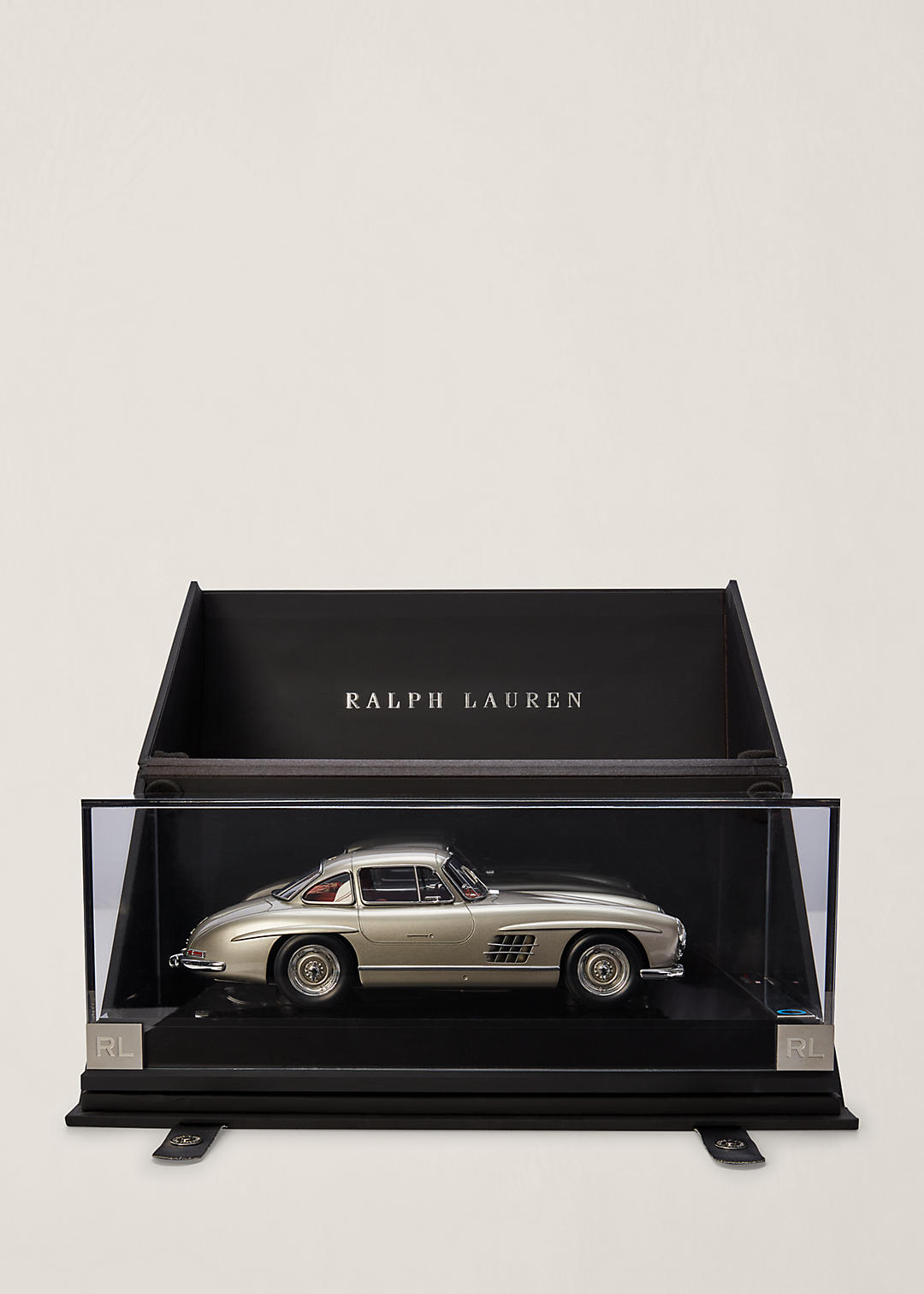 Ralph Lauren Home Mercedes-Benz Gullwing Coup&#233; 7