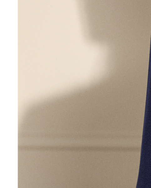 With equestrian-style hacking pockets and naval-inspired signature metal buttons, this American-made jacket combines two iconic  Ralph Lauren Lauren references. Traditional men's tailoring techniques ensure it maintains its slim, waist-defining silhouette for years to come.