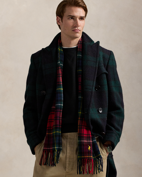 Perfect for teaming with tracksuit wear, jeans or shorts, this cotton-blend sweatshirt is sure to become a well-loved piece.