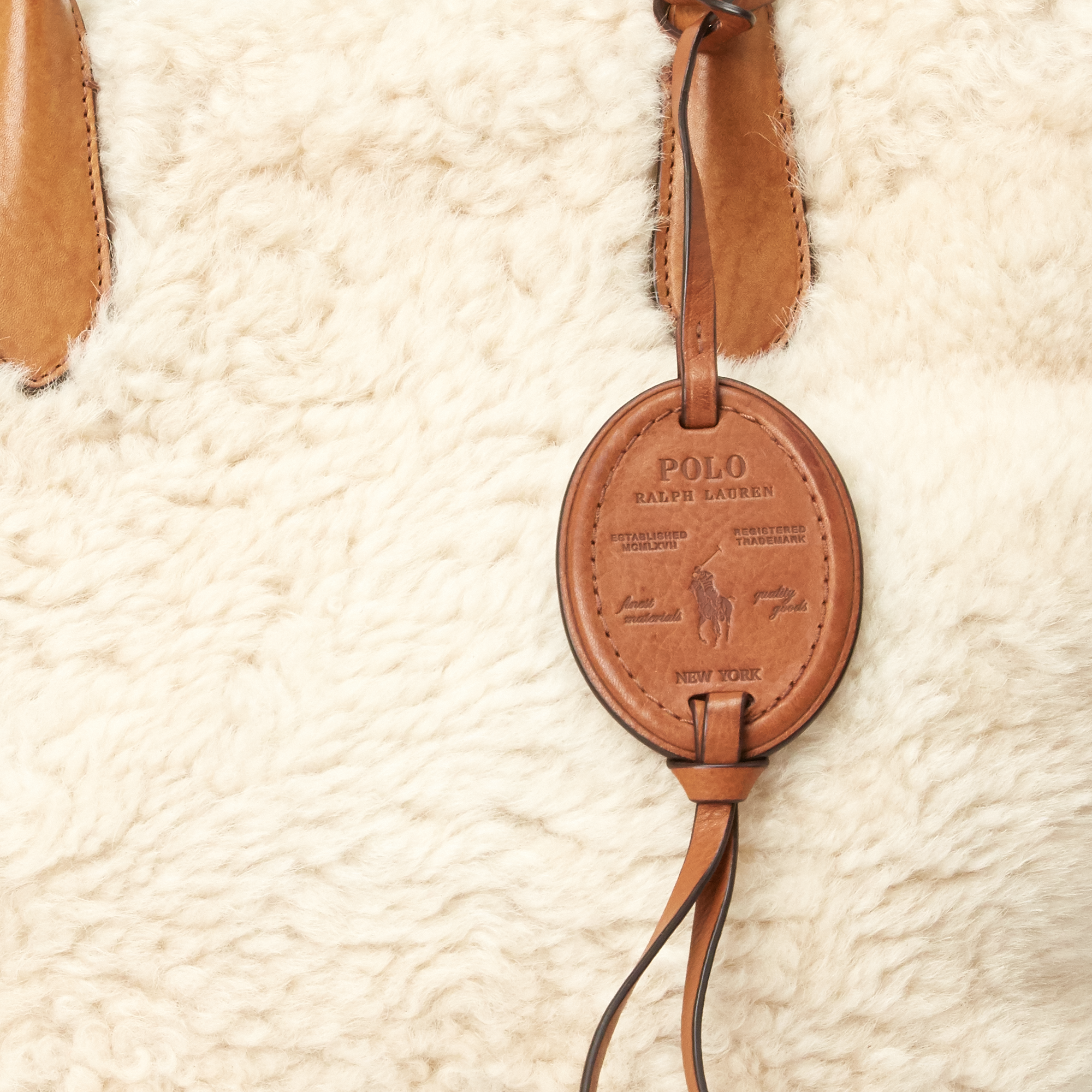 Ralph Lauren Cabas Bellport moyen en mouton retourné. 5
