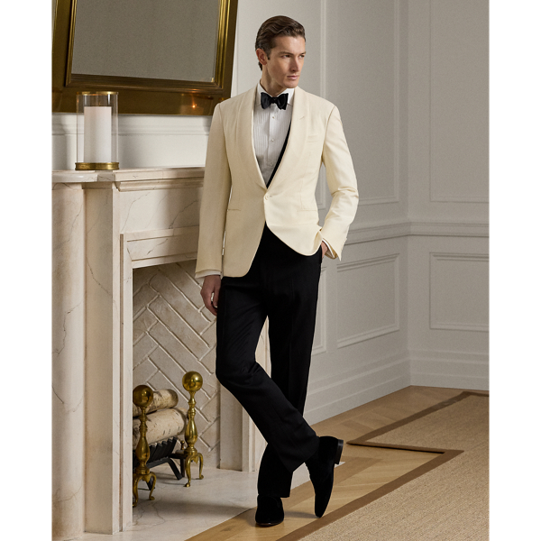 Handcrafted in Italy with unparalleled attention to detail, these tuxedo trousers epitomise Purple Label's commitment to sartorial excellence. Its barathea cloth was custom-developed with the prestigious English mill, Bower Roebuck, and combines fine wool with luxurious cashmere.