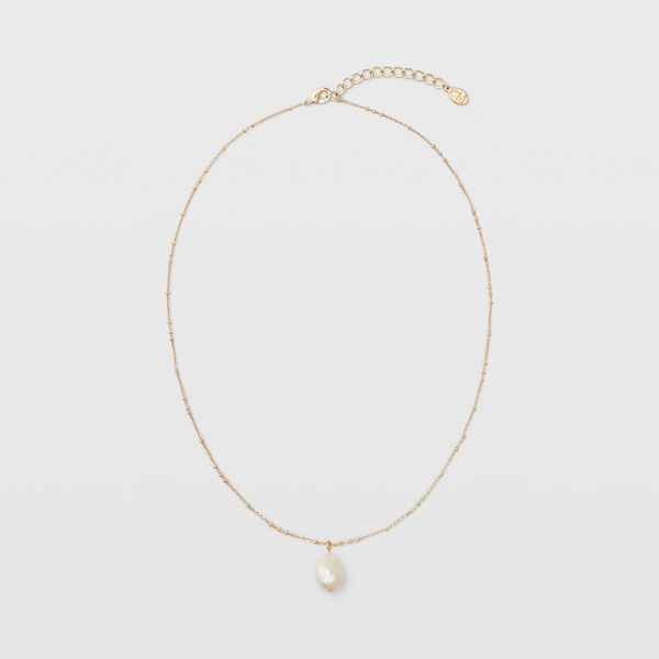 long pearl necklace