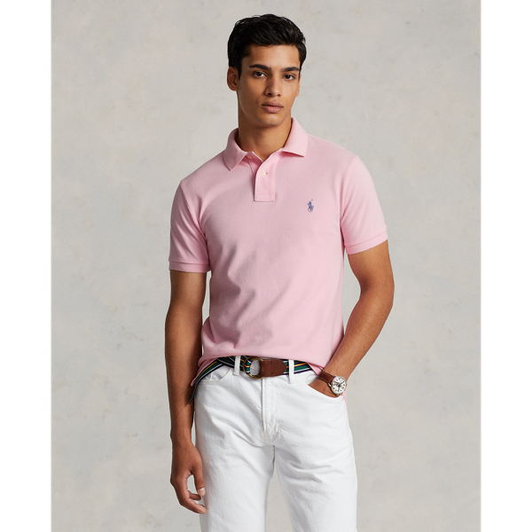 An American style standard since 1972, the Polo shirt has been imitated but never matched. Over the decades, Ralph Lauren Lauren has re-imagined his signature style in a wide array of colours and fits, yet all retain the quality and attention to detail of the iconic original. This version is cut slim through the body and washed for added softness.