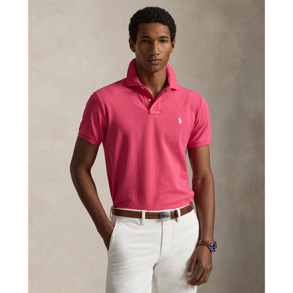 An American style standard since 1972, the Polo shirt has been imitated but never matched. Over the decades, Ralph Lauren Lauren has re-imagined his signature style in a wide array of colours and fits, yet all retain the quality and attention to detail of the iconic original. This version is cut slim through the body and washed for added softness.