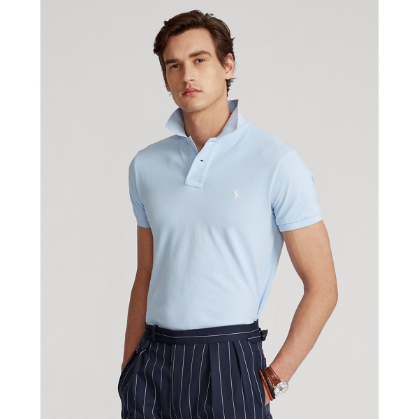 An American style standard since 1972, the Polo shirt has been imitated but never matched. Over the decades, Ralph Lauren Lauren has re-imagined his signature style in a wide array of colours and fits, yet all retain the quality and attention to detail of the iconic original. This version is cut slim through the body and washed for added softness.