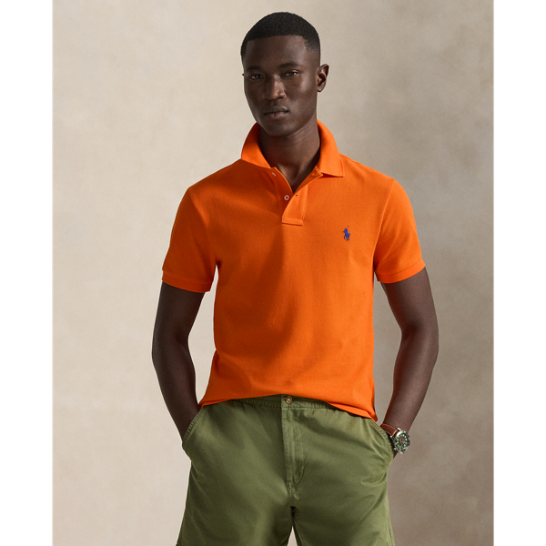 An American style standard since 1972, the Polo shirt has been imitated but never matched. Over the decades, Ralph Lauren Lauren has re-imagined his signature style in a wide array of colours and fits, yet all retain the quality and attention to detail of the iconic original. This version is cut slim through the body and washed for added softness.