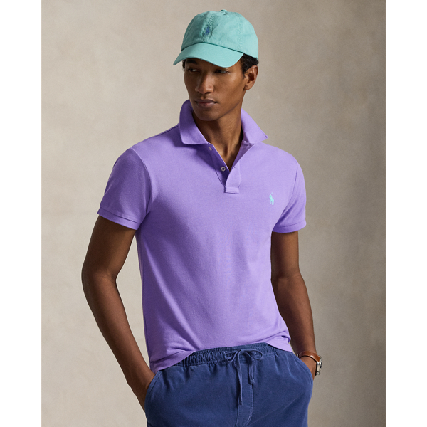 An American style standard since 1972, the Polo shirt has been imitated but never matched. Over the decades, Ralph Lauren Lauren has re-imagined his signature style in a wide array of colours and fits, yet all retain the quality and attention to detail of the iconic original. This version is cut slim through the body and washed for added softness.