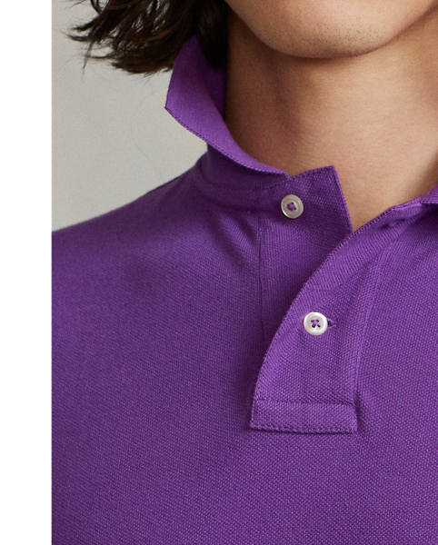 An American style standard since 1972, the Polo shirt has been imitated but never matched. Over the decades,  Ralph Lauren Lauren has re-imagined his signature style in a wide array of colours and fits, yet all retain the quality and attention to detail of the iconic original. This version is cut slim through the body and washed for added softness.