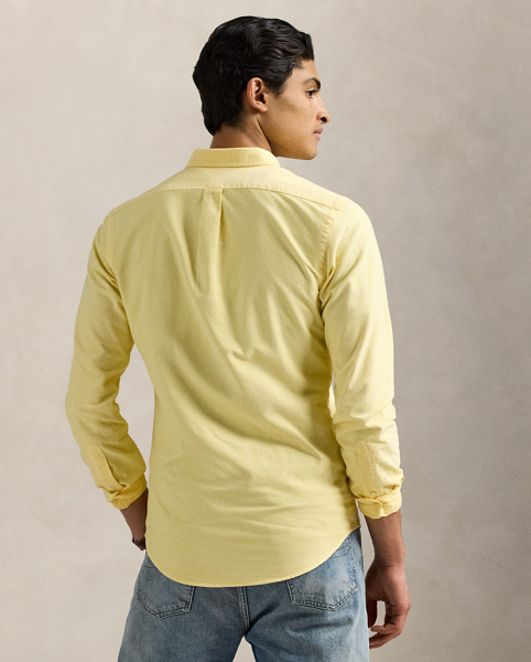 The oxford shirt made its debut at the beginning of the Ralph Lauren Lauren brand, and since then it has solidified its status as a pillar of the Polo look. Today, Mr Lauren continues to design countless variations of his iconic shirt, including this trim version that is finished with our signature Pony.
