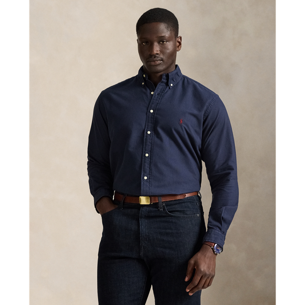 The oxford shirt made its debut very early in  Ralph Lauren Lauren’s designs, and since then, it has solidified its status as a pillar of the Polo look. Our fabric is developed with a secret wash, which gives it instant character, ease and a heathered softness. The formula is so unique that it's been kept in a safe for more than three decades. In addition to details evoking its prep-school inspiration, it offers a relaxed feel, producing what we refer to as "the perfect rumple". Today, Mr Lauren continues to create countless variations of his iconic shirt, including this Big & Tall version, which is garment-dyed and finished with our signature embroidered Pony.