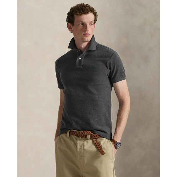 An American style standard since 1972, the Polo shirt has been imitated but never matched. Over the decades, Ralph Lauren Lauren has re-imagined his signature style in a wide array of colours and fits, yet all retain the quality and attention to detail of the iconic original. This version is cut slim through the body and washed for added softness.