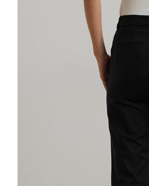 These essential trousers are crafted from stretch-infused cotton and designed with a streamlined silhouette.