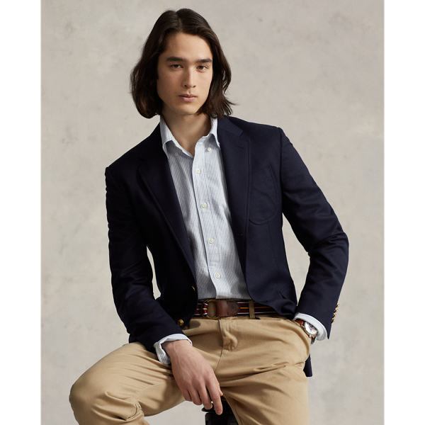 A pillar of Polo style since it was first launched, the Oxford is a versatile staple for any man's wardrobe. This version is cut for a trim fit and finished with our signature Pony.