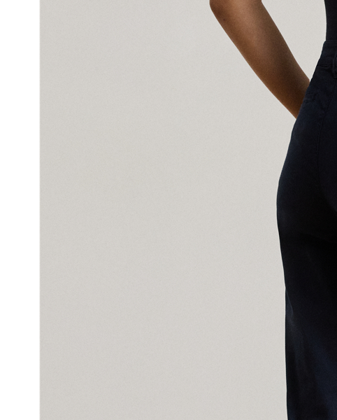 Crafted with left-hand twill with extra stretch, these classic chinos are constructed with a tapered, cropped leg for a flattering fit.