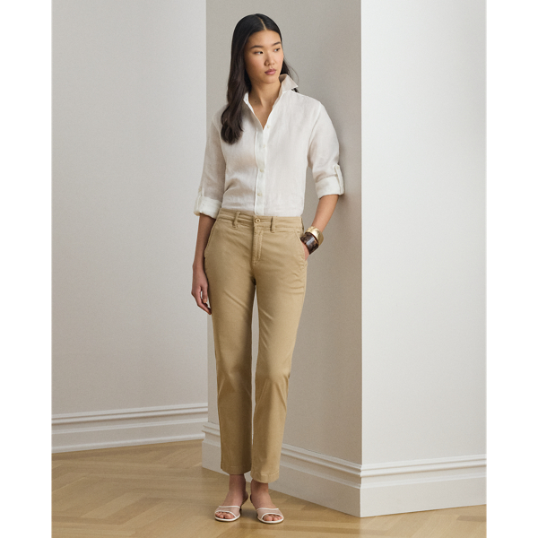 Crafted with left-hand twill with extra stretch, these classic chinos are constructed with a tapered, cropped leg for a flattering fit.