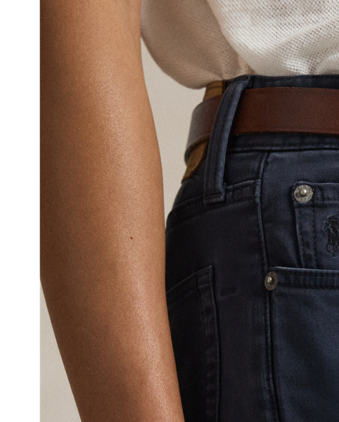 The slim-leg Sullivan features a regular rise and a trim fit through the seat, thigh and knee. This pair is crafted with a knit-like cotton fabric that features extra stretch for comfort.