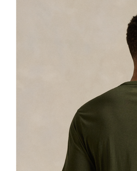 This cotton Big & Tall T-shirt is a tried-and-true essential, plus its relaxed fit provides extra comfort.