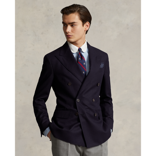 This picture shows a person wearing a suit and tie. This could be defined as a old money aesthetic look.