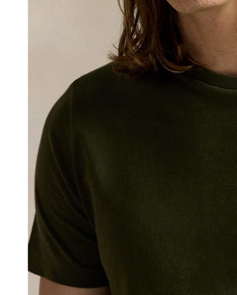 In soft cotton jersey, this crewneck T-shirt is specially washed to give it a perfectly broken-in look and feel.