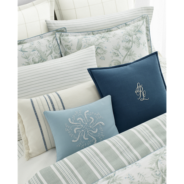 Julianne Bedding Collection
