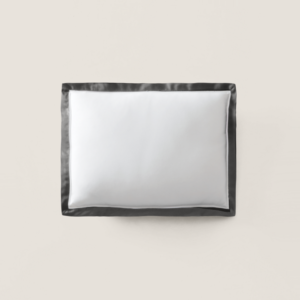 Coussin en satinette bio à bordure