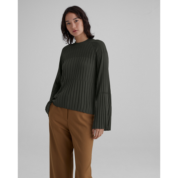 gray ribbed sweater