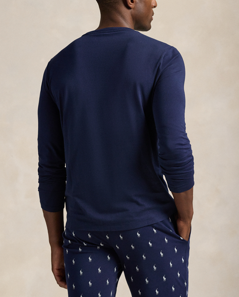 Crafted with soft cotton jersey, this long-sleeve sleep shirt is finished with our signature embroidered Pony.