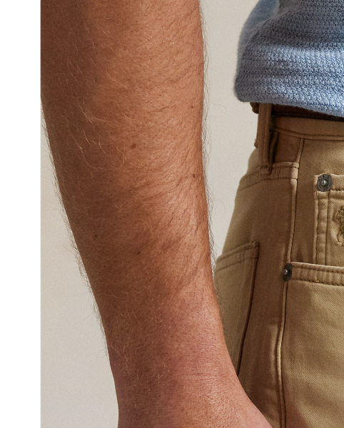 The slim-leg Sullivan features a regular rise and a trim fit through the seat, thigh and knee. This pair is crafted with a knit-like cotton fabric that features extra stretch for comfort.