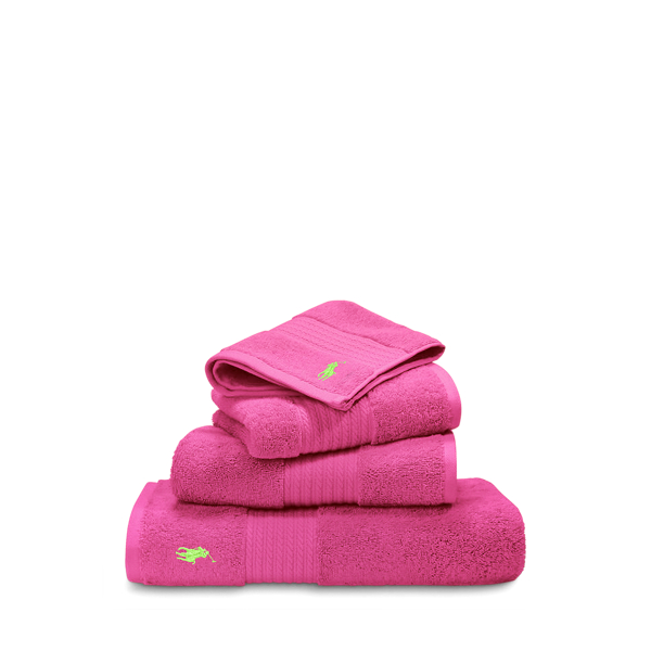 Signature Pony Towels &amp; Mat