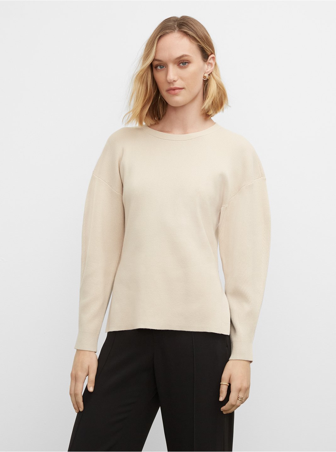 Clubmonaco Fashion Sleeve Shaped Sweater