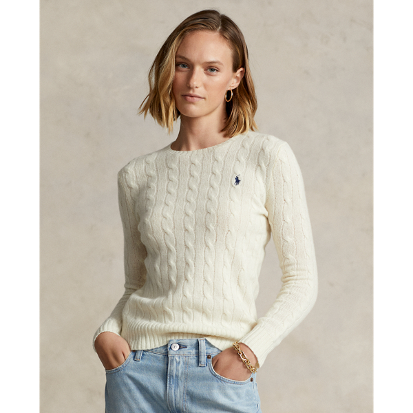 What To Wear To A Horse Show: White cable knit sweater