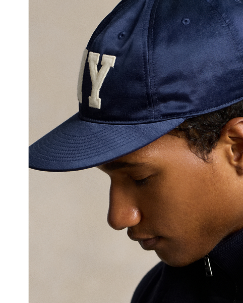 This piece combines the natural shoulder of our Polo Soft fit with a silhouette inspired by classic car coats. Its double-faced fabric is woven in Italy exclusively for  Ralph Lauren Lauren from a soft wool blend.