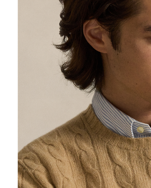 This interpretation of our iconic cable-knit jumper is crafted with Italian wool yarn that’s spun with cashmere.