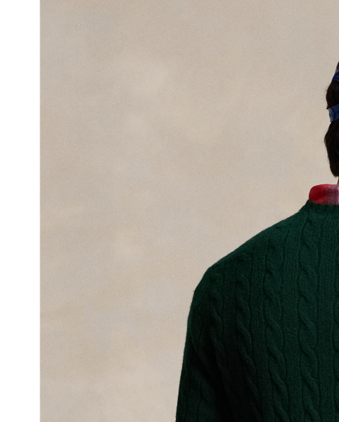 This interpretation of our iconic cable-knit jumper is crafted with Italian wool yarn that’s spun with cashmere.